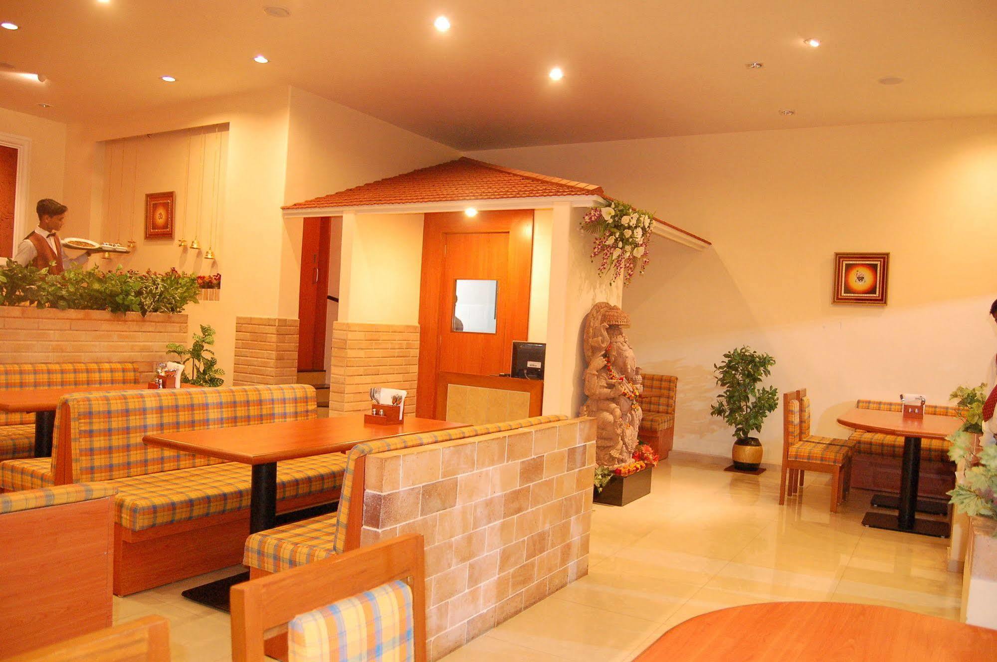 The Grand Regency Hotel Rajkot Ngoại thất bức ảnh