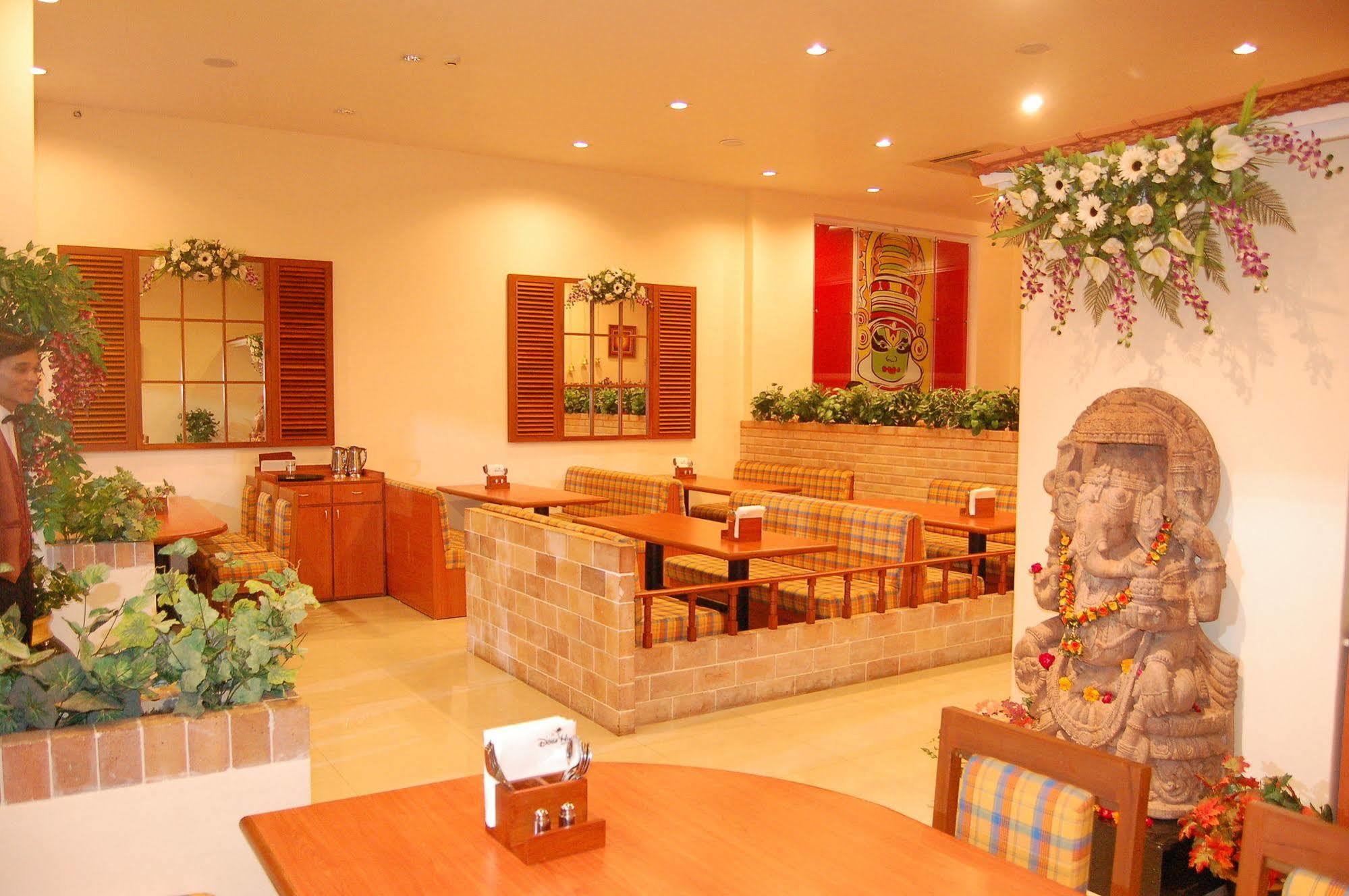 The Grand Regency Hotel Rajkot Ngoại thất bức ảnh