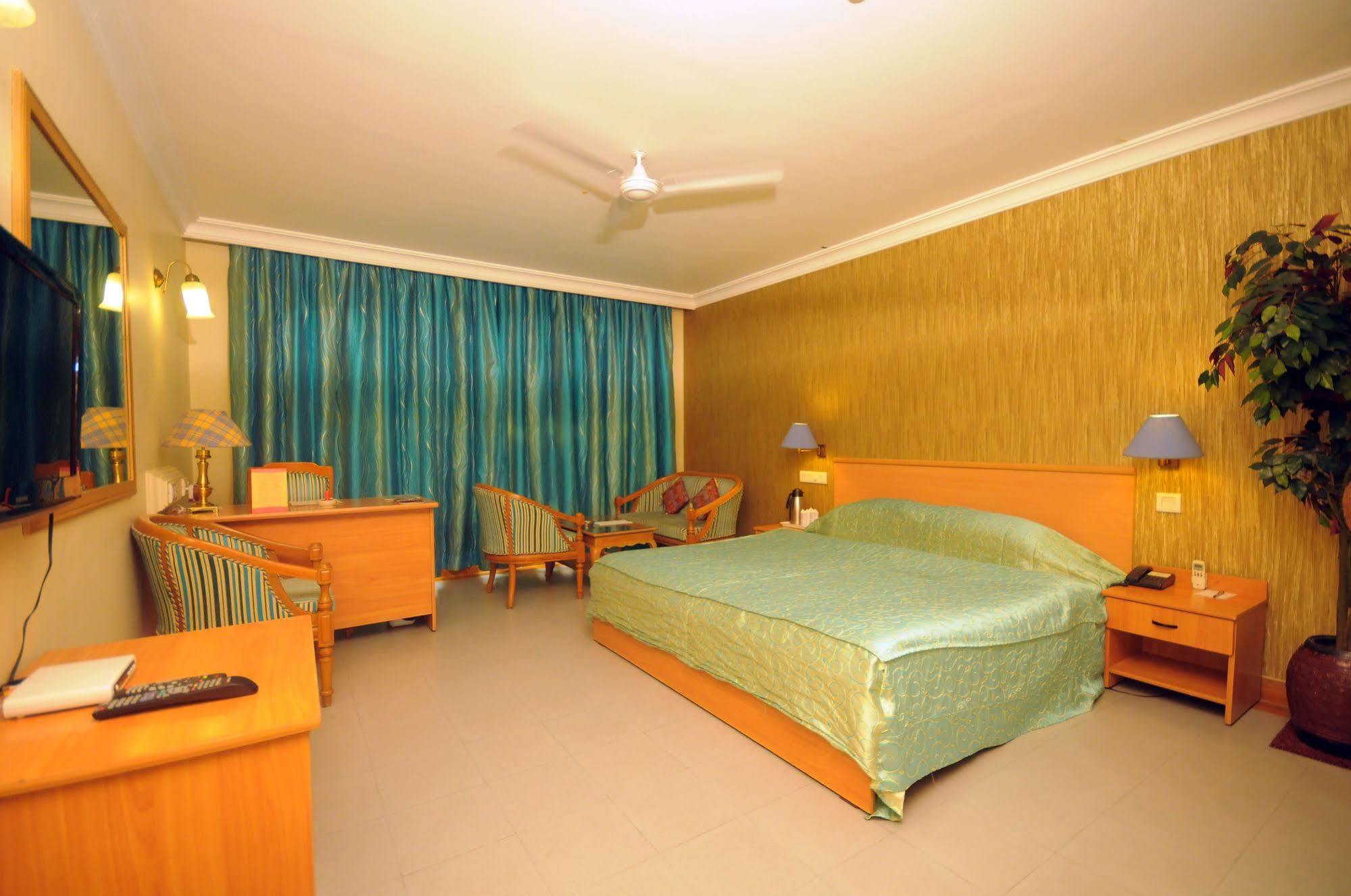 The Grand Regency Hotel Rajkot Ngoại thất bức ảnh